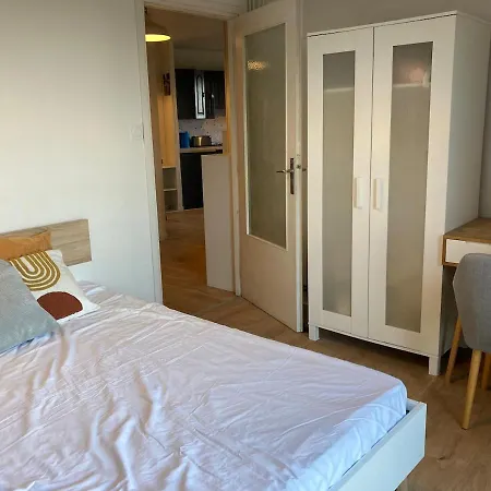 3 Pres Du Chr Apartment *